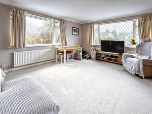 Double Aspect Living Room- click for photo gallery